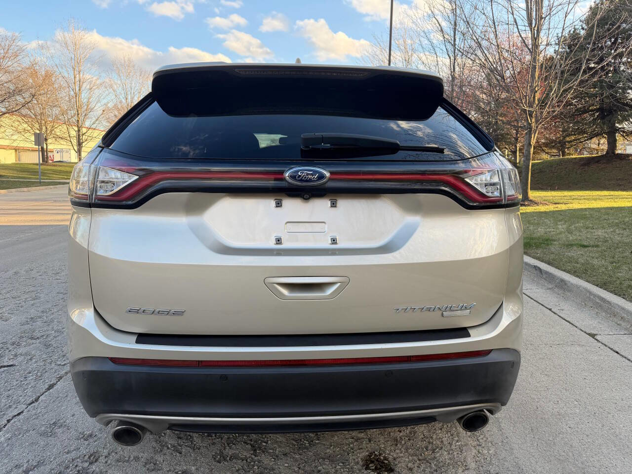 Used 2018 Ford Edge Titanium w/ Ford Safe & Smart Package image 11