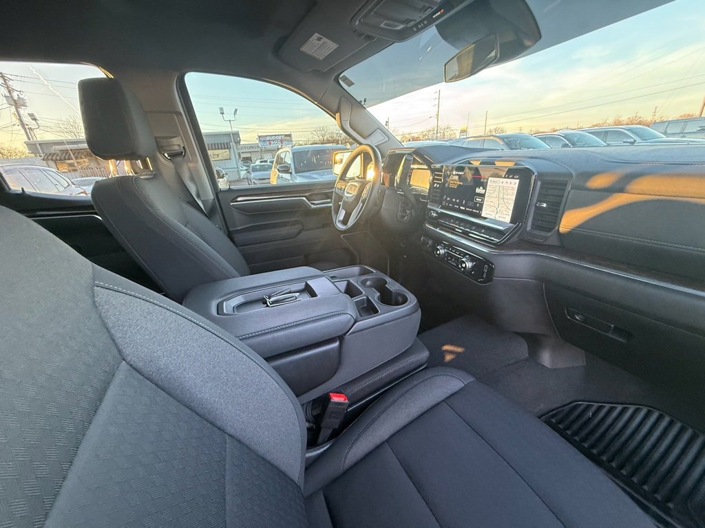 Used 2025 GMC Sierra 1500 Elevation image 26