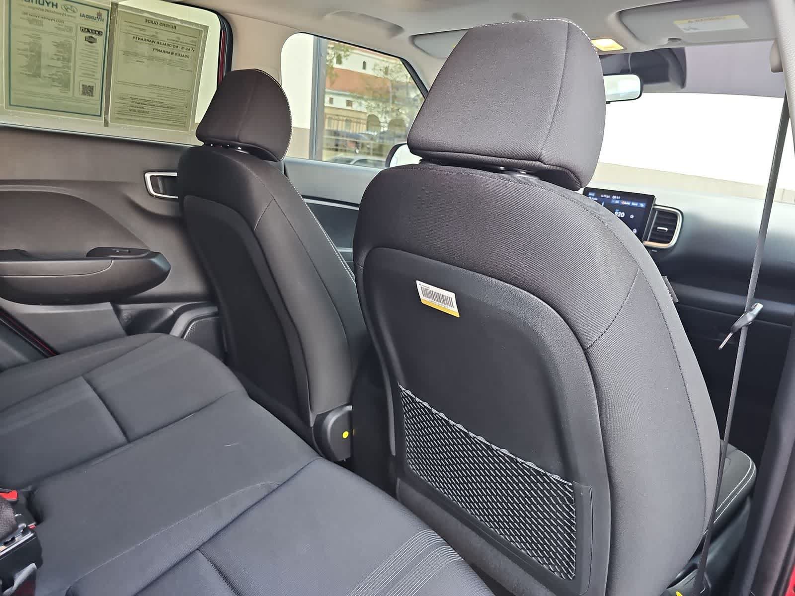 Used 2022 Hyundai Venue SEL FWD image 16