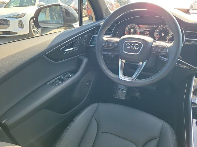 Certified 2025 Audi Q7 2.0T Premium w/ Convenience Plus Package image 15