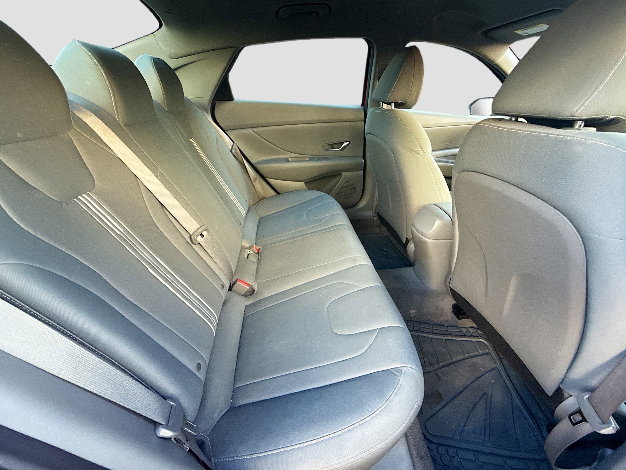 Used 2023 Hyundai Elantra SEL image 25