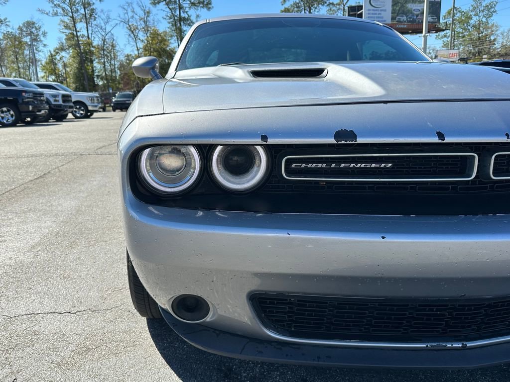 Used 2016 Dodge Challenger SXT image 16