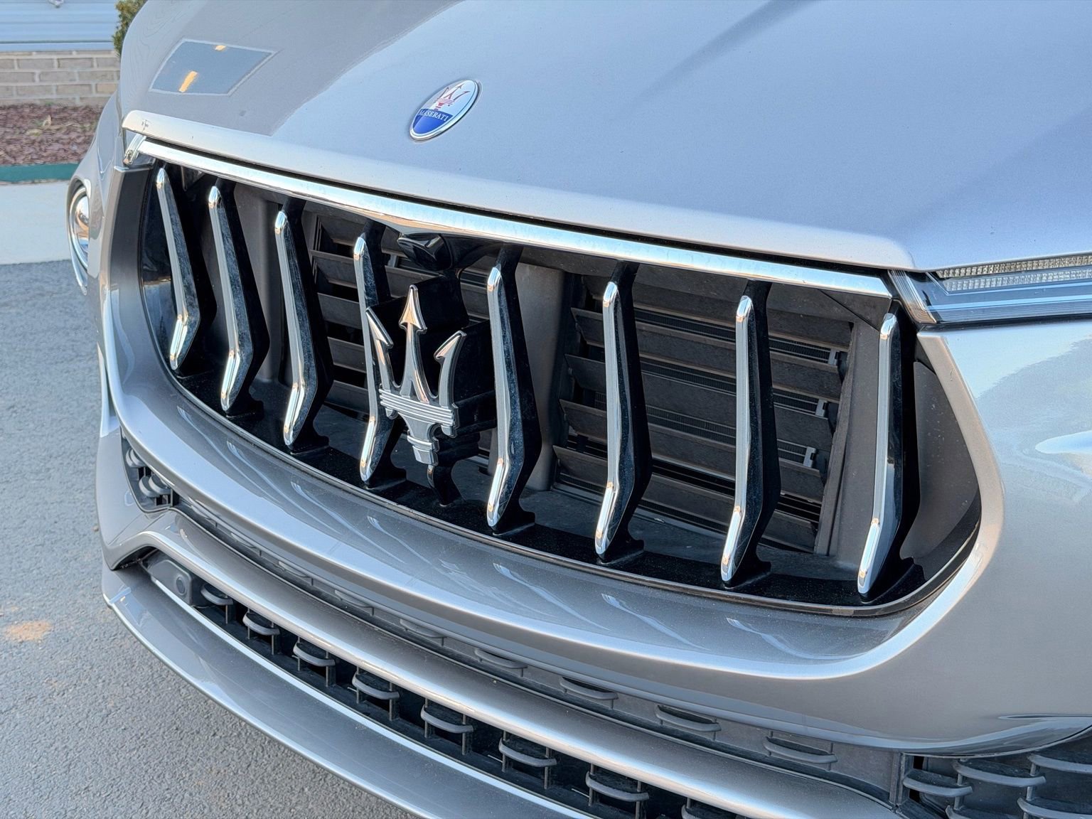Used 2019 Maserati Levante image 11
