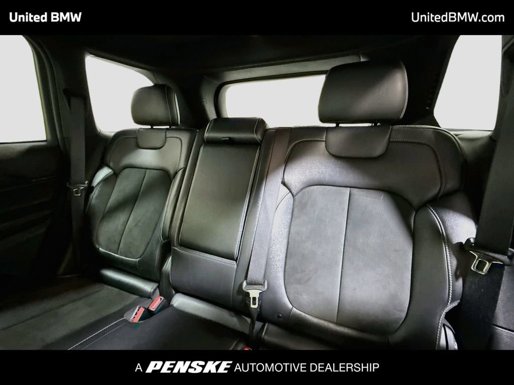 Used 2023 Jeep Grand Cherokee Altitude RWD image 12