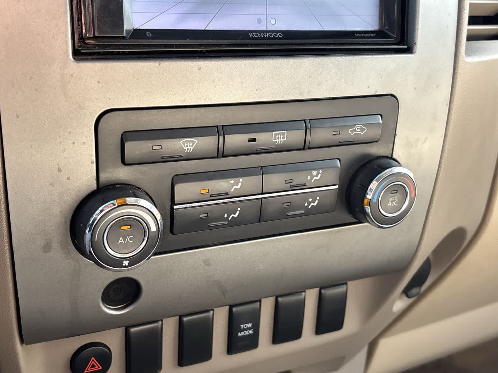 Used 2009 Nissan Titan SE AWD/4WD image 24