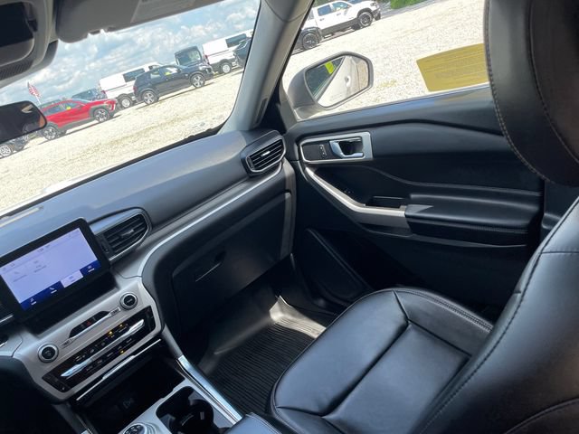 Used 2022 Ford Explorer XLT w/ Equipment Group 202A AWD/4WD image 25