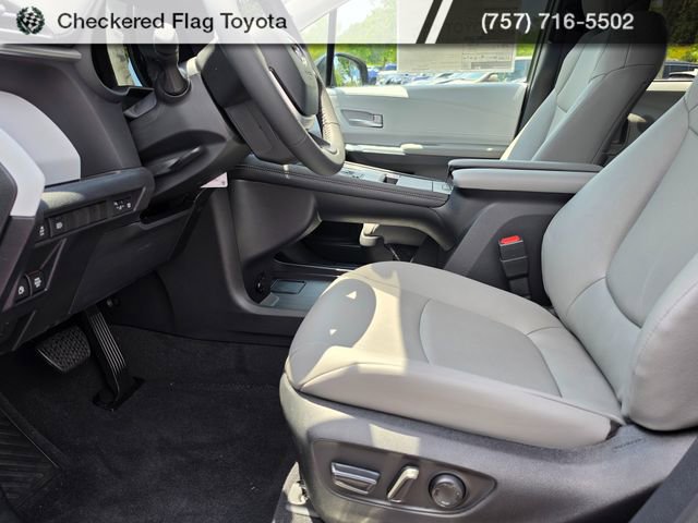 New 2026 Toyota Sienna XLE FWD image 4