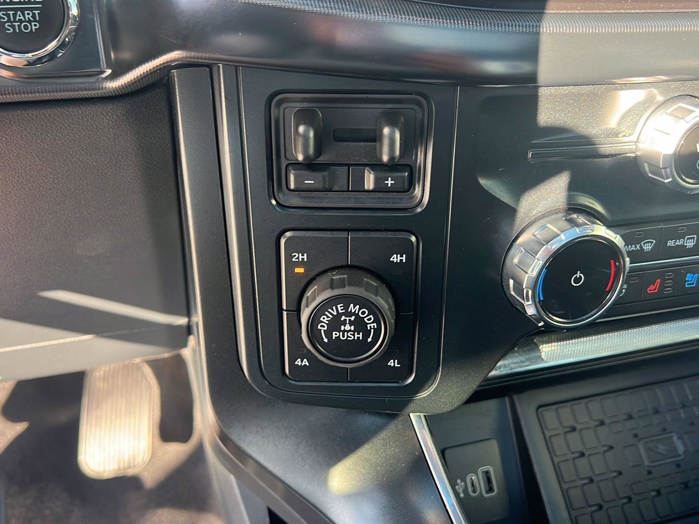 Used 2025 Ford F150 Raptor AWD/4WD image 30