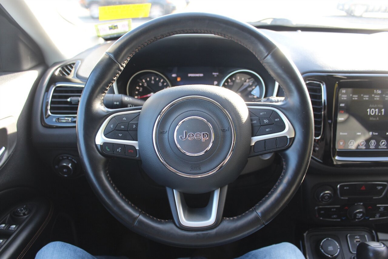 Used 2018 Jeep Compass Limited AWD/4WD image 31