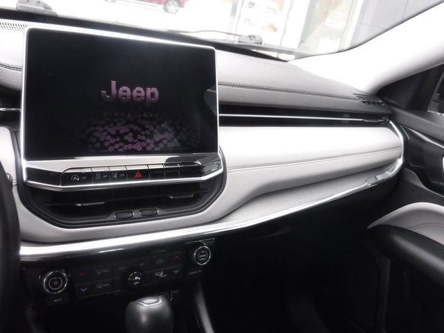 Certified 2022 Jeep Compass Limited image 21