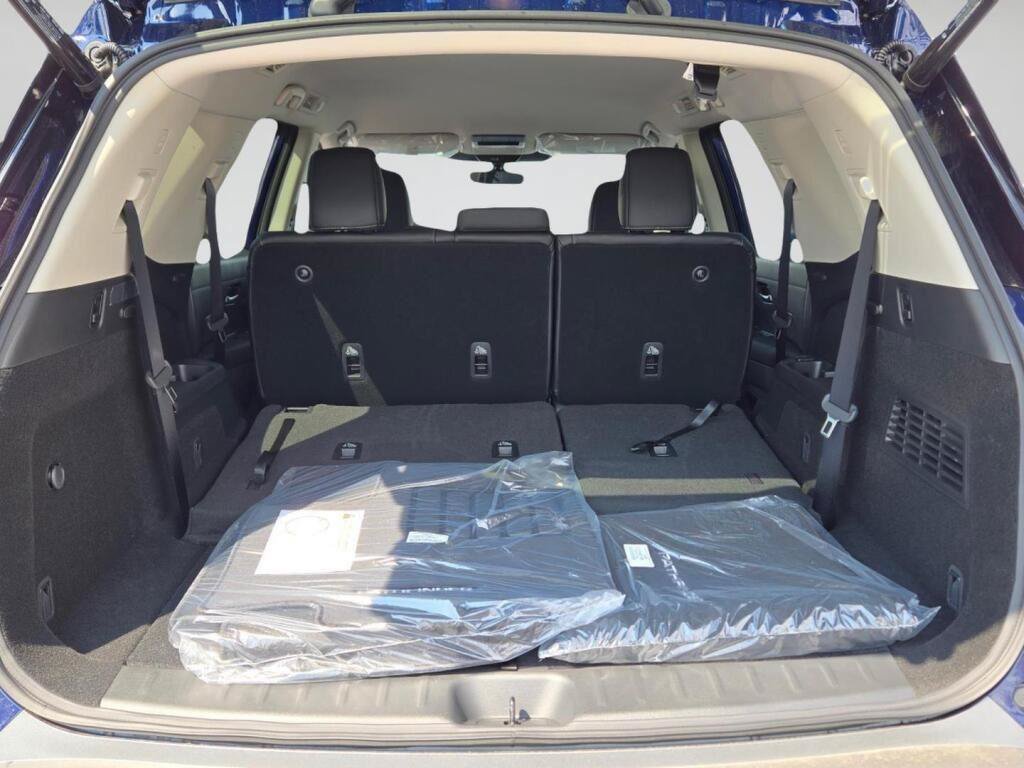 New 2026 Nissan Pathfinder SL AWD/4WD image 13