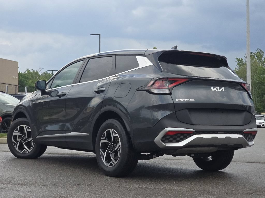 Used 2024 Kia Sportage LX AWD/4WD image 12