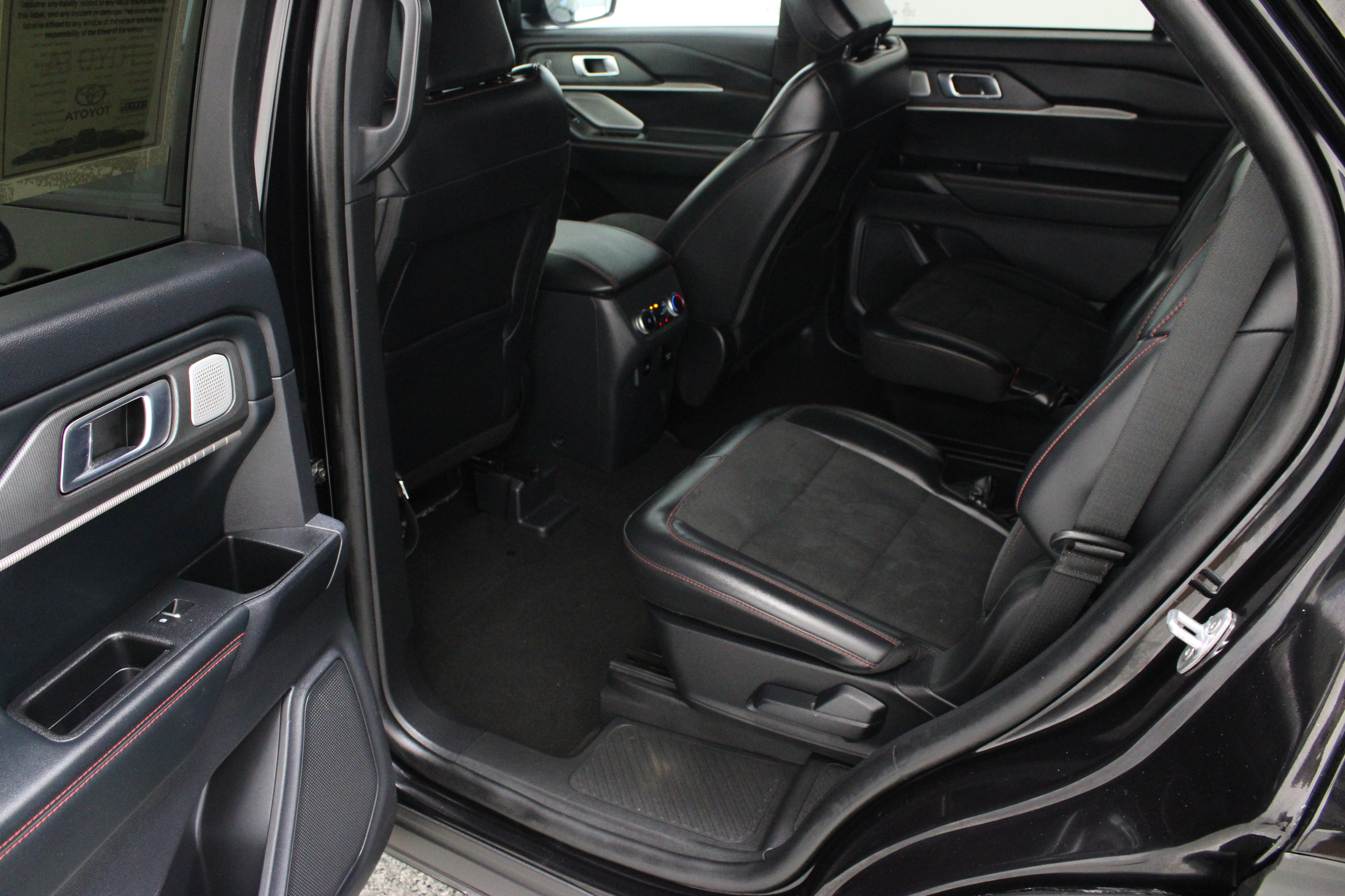 Used 2025 Ford Explorer ST w/ Sun And Sound Package AWD/4WD image 28