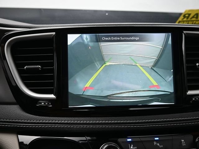 Used 2024 Chrysler Pacifica Limited FWD image 37