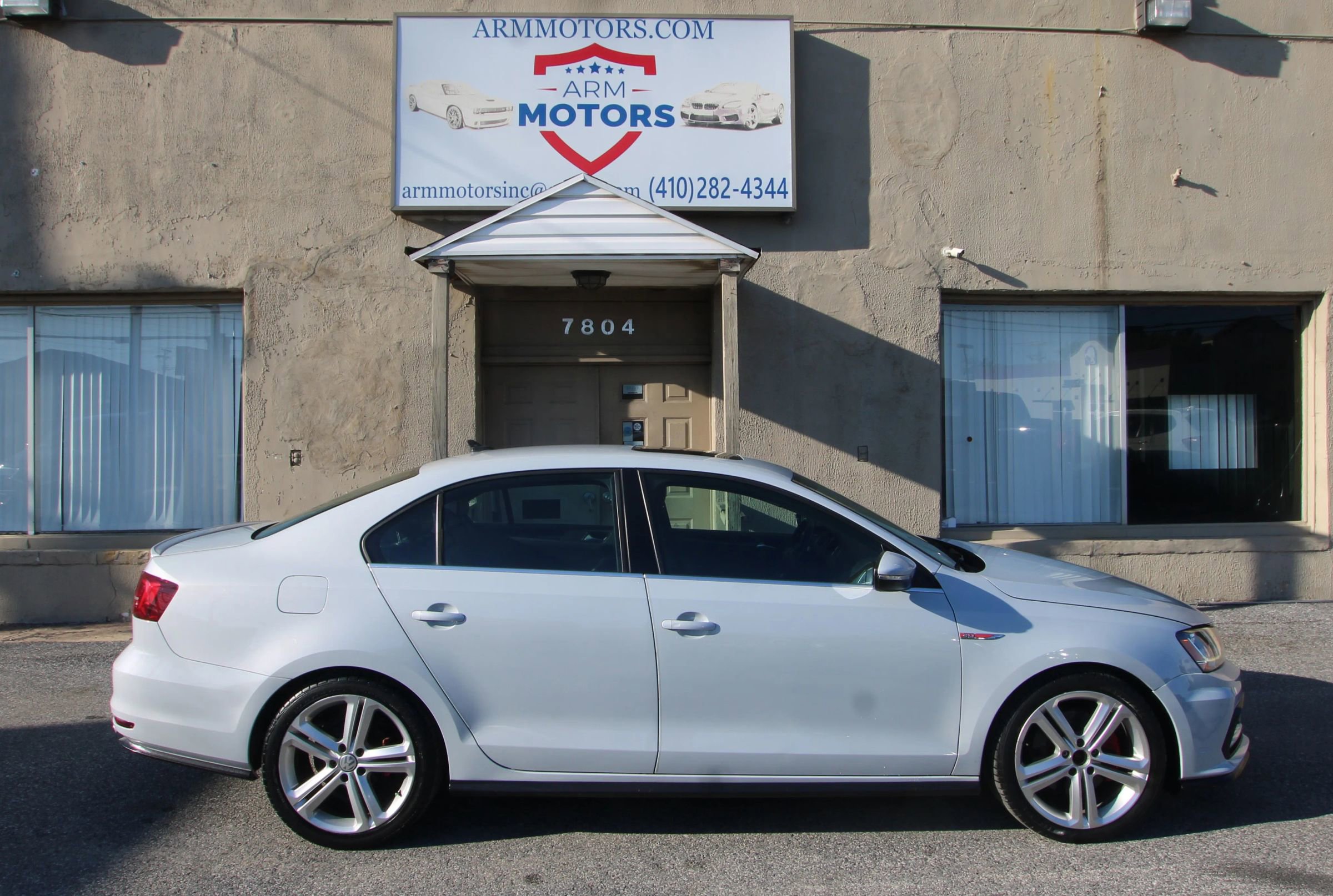 Used 2017 Volkswagen Jetta GLI FWD image 4