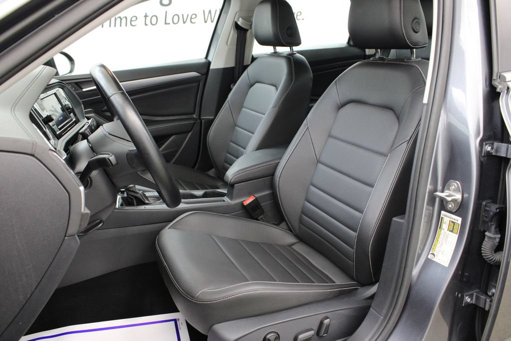Used 2024 Volkswagen Jetta SE FWD image 14