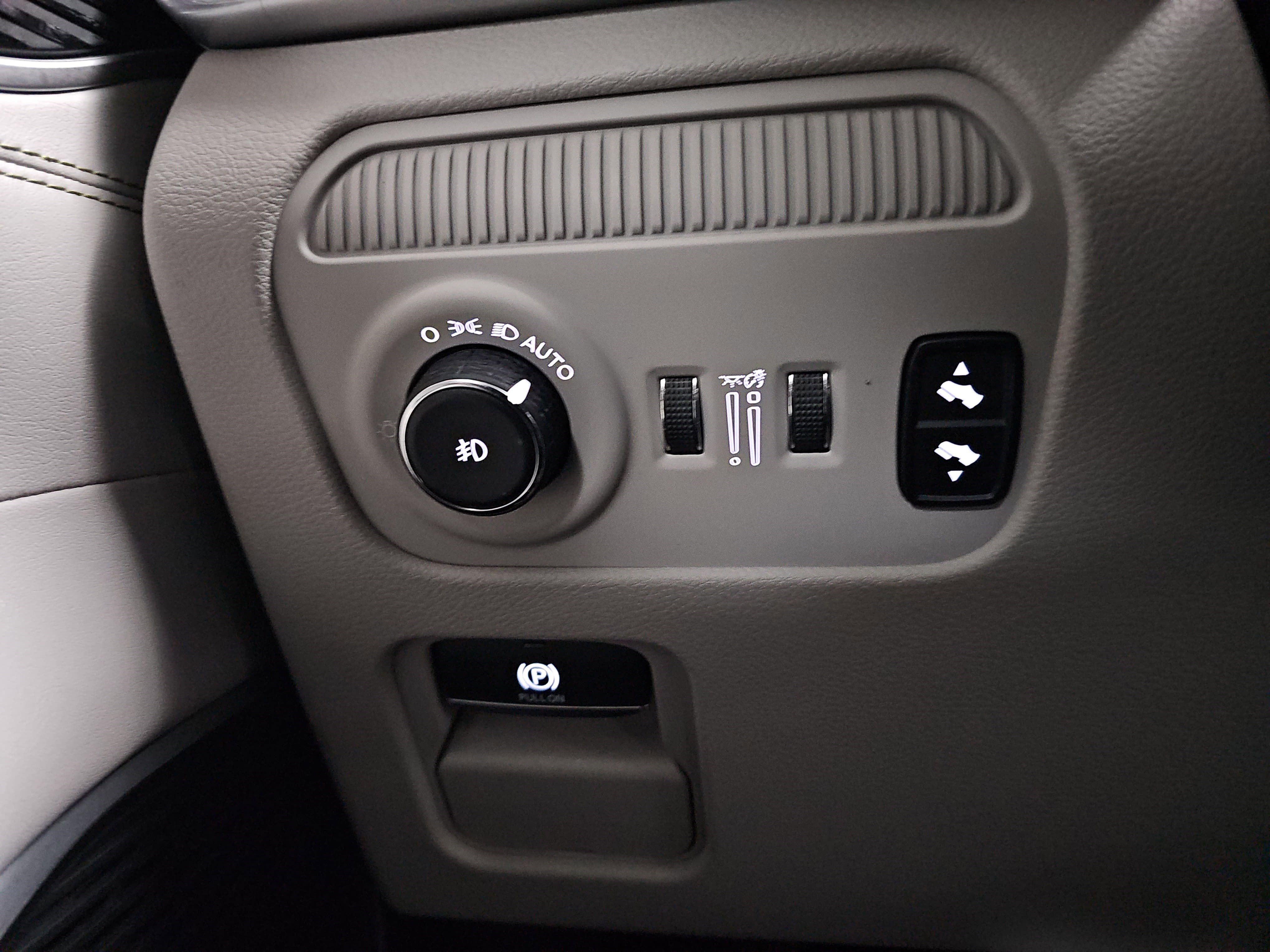 Used 2024 Jeep Wagoneer Series III image 28