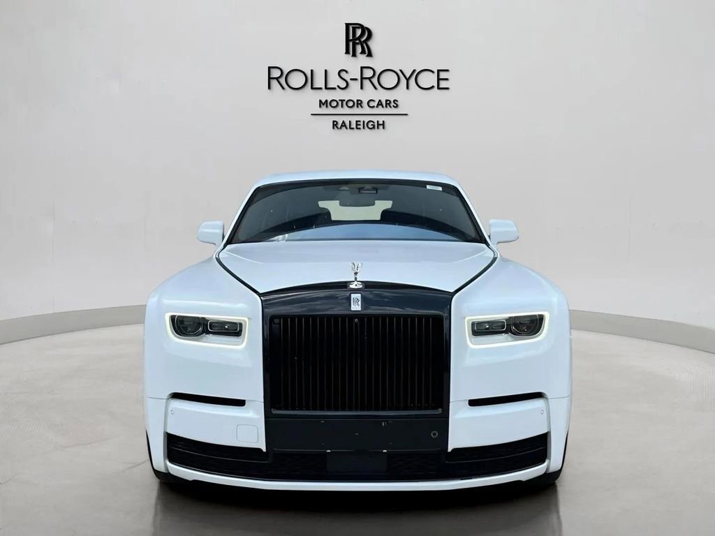 Used 2018 Rolls-Royce Phantom Sedan RWD image 2