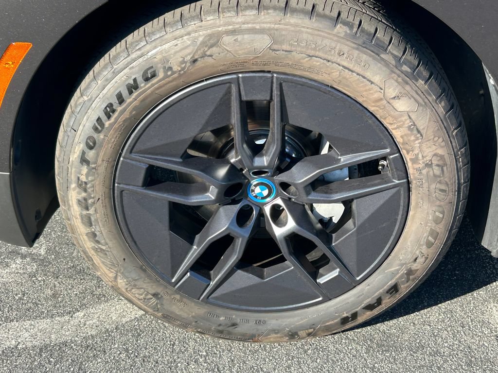 Used 2024 BMW iX xDrive50 AWD/4WD image 9