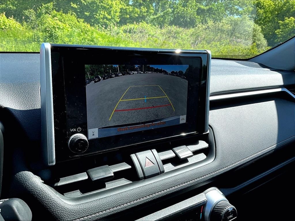 Certified 2024 Toyota RAV4 LE AWD/4WD image 19