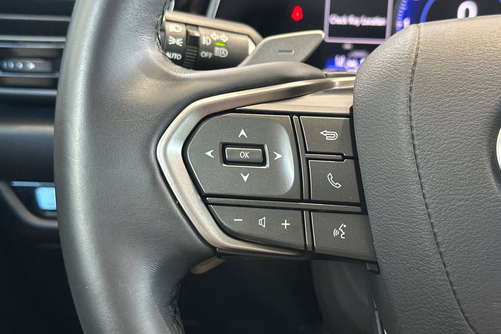 Used 2025 Lexus NX 250 FWD w/ Accessory Package (2T) image 30