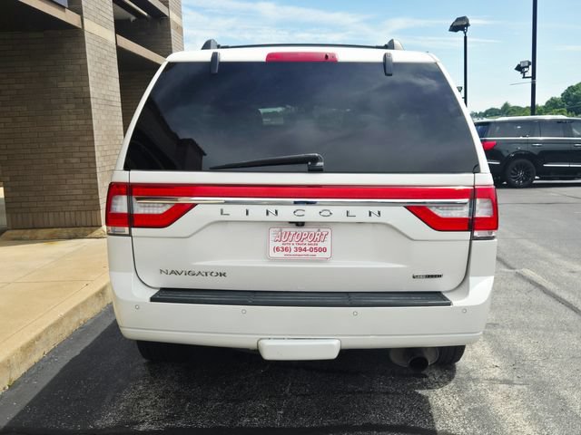 Used 2015 Lincoln Navigator 4WD image 7