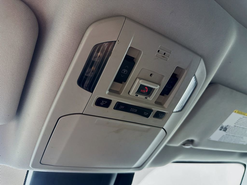 Used 2022 Toyota Highlander Platinum image 34