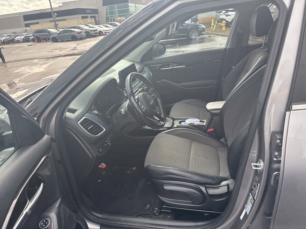 Used 2022 Kia Seltos S image 6