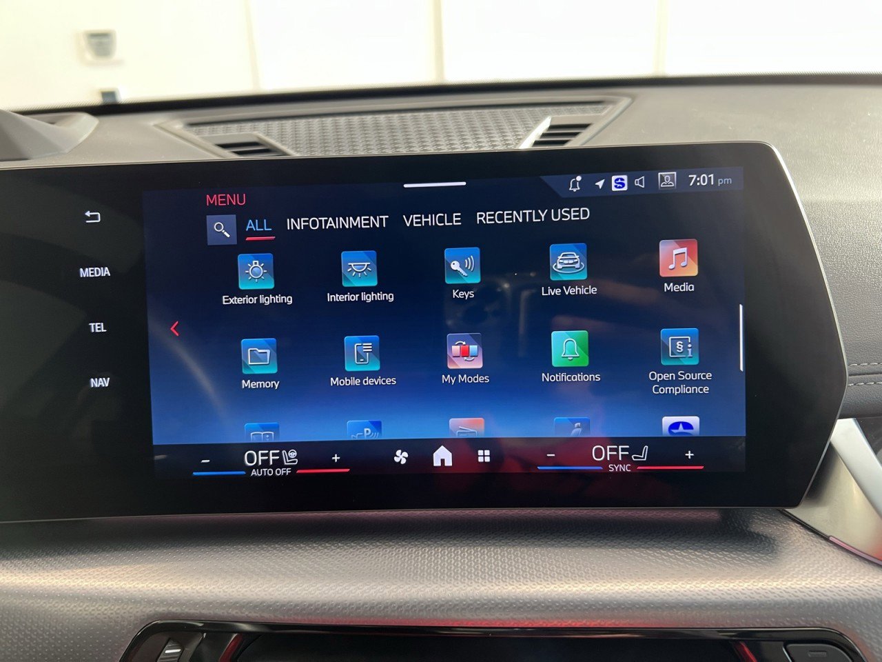 Used 2024 BMW X1 M35i w/ Premium Package image 18