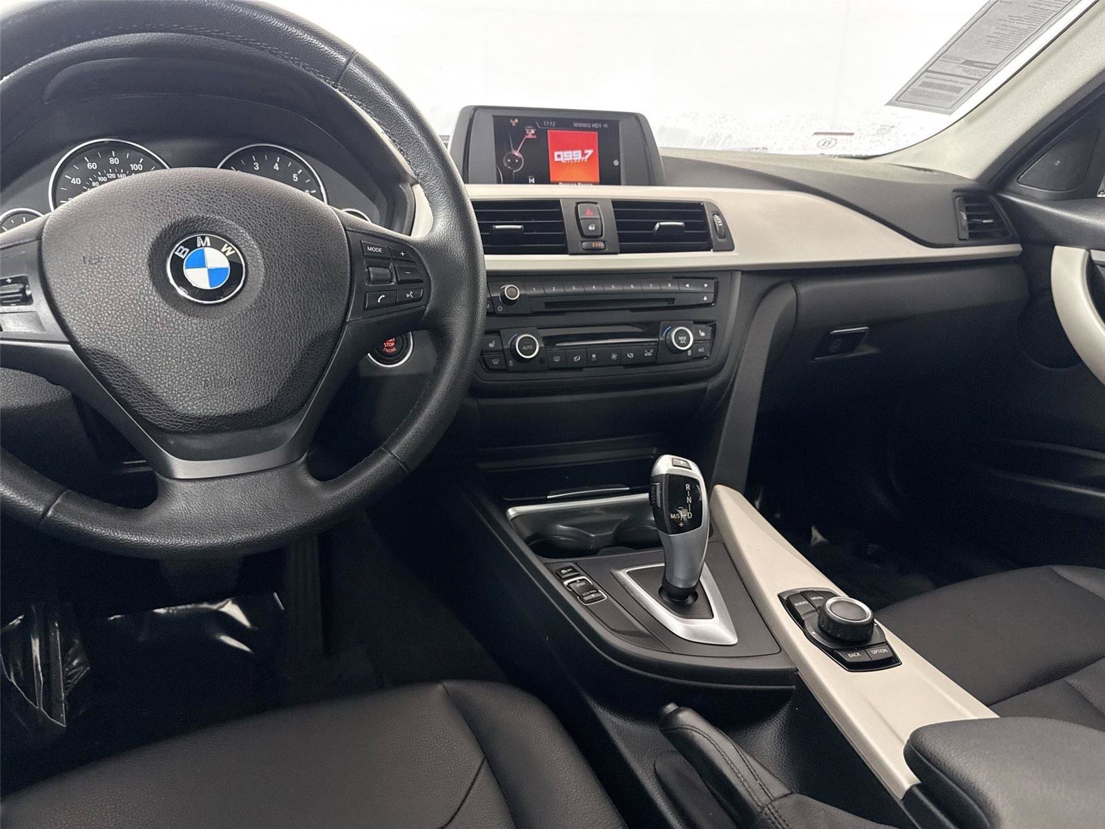 Used 2015 BMW 320i xDrive Sedan AWD/4WD image 30