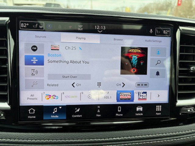 New 2026 Chrysler Pacifica Limited w/ S Appearance Package image 16