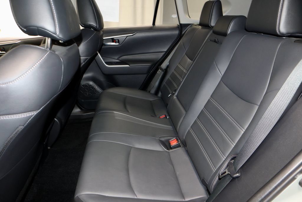 Used 2022 Toyota RAV4 XLE Premium AWD/4WD image 21