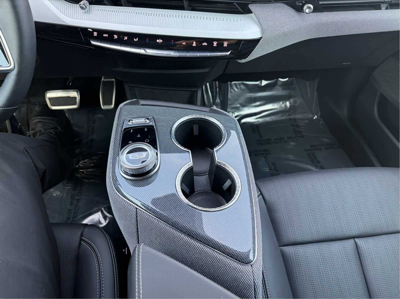 Certified 2025 Cadillac Optiq Luxury 2 AWD/4WD image 17
