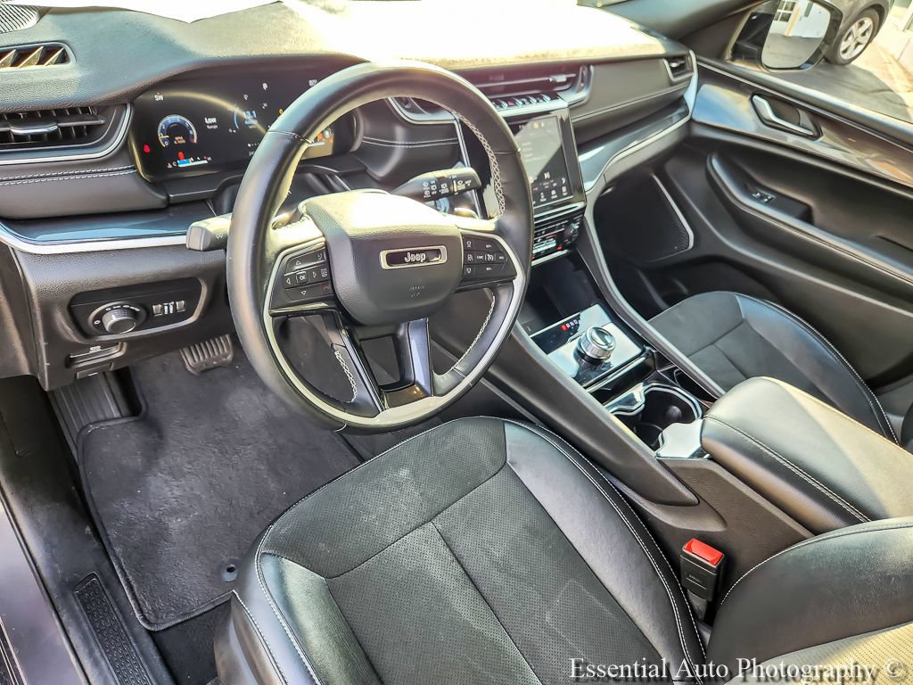 Used 2022 Jeep Grand Cherokee Altitude AWD/4WD image 8