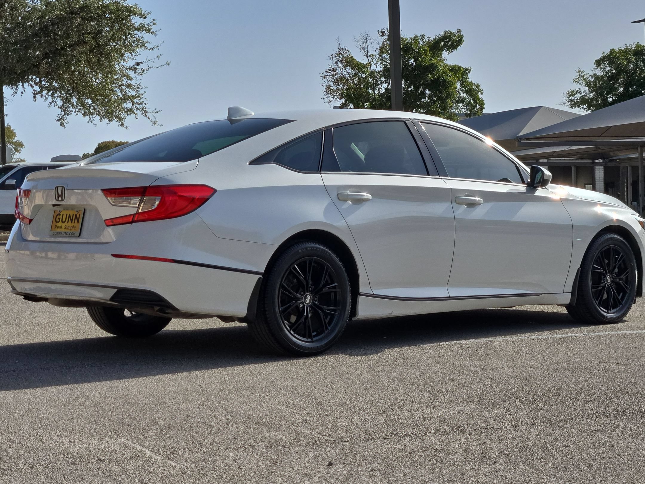 Used 2018 Honda Accord EX image 3