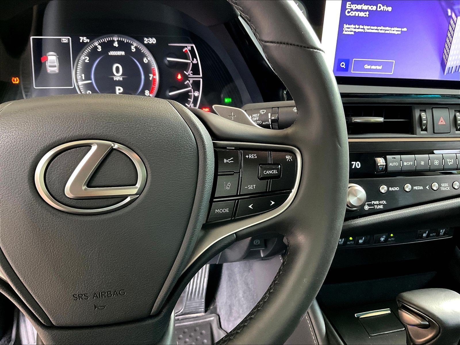 Used 2024 Lexus ES 350 w/ Premium Package FWD image 12