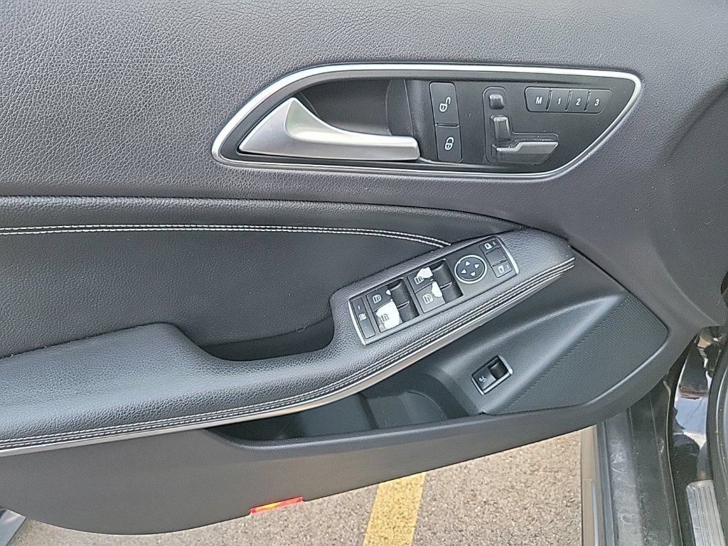 Used 2015 Mercedes-Benz GLA 250 4MATIC image 8