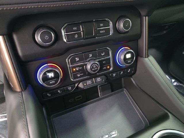Used 2023 Chevrolet Tahoe High Country AWD/4WD image 24