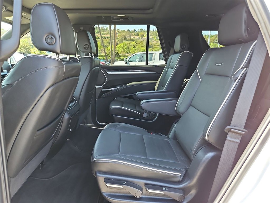 Certified 2025 Cadillac Escalade Sport w/ LPO, ONYX Package image 26