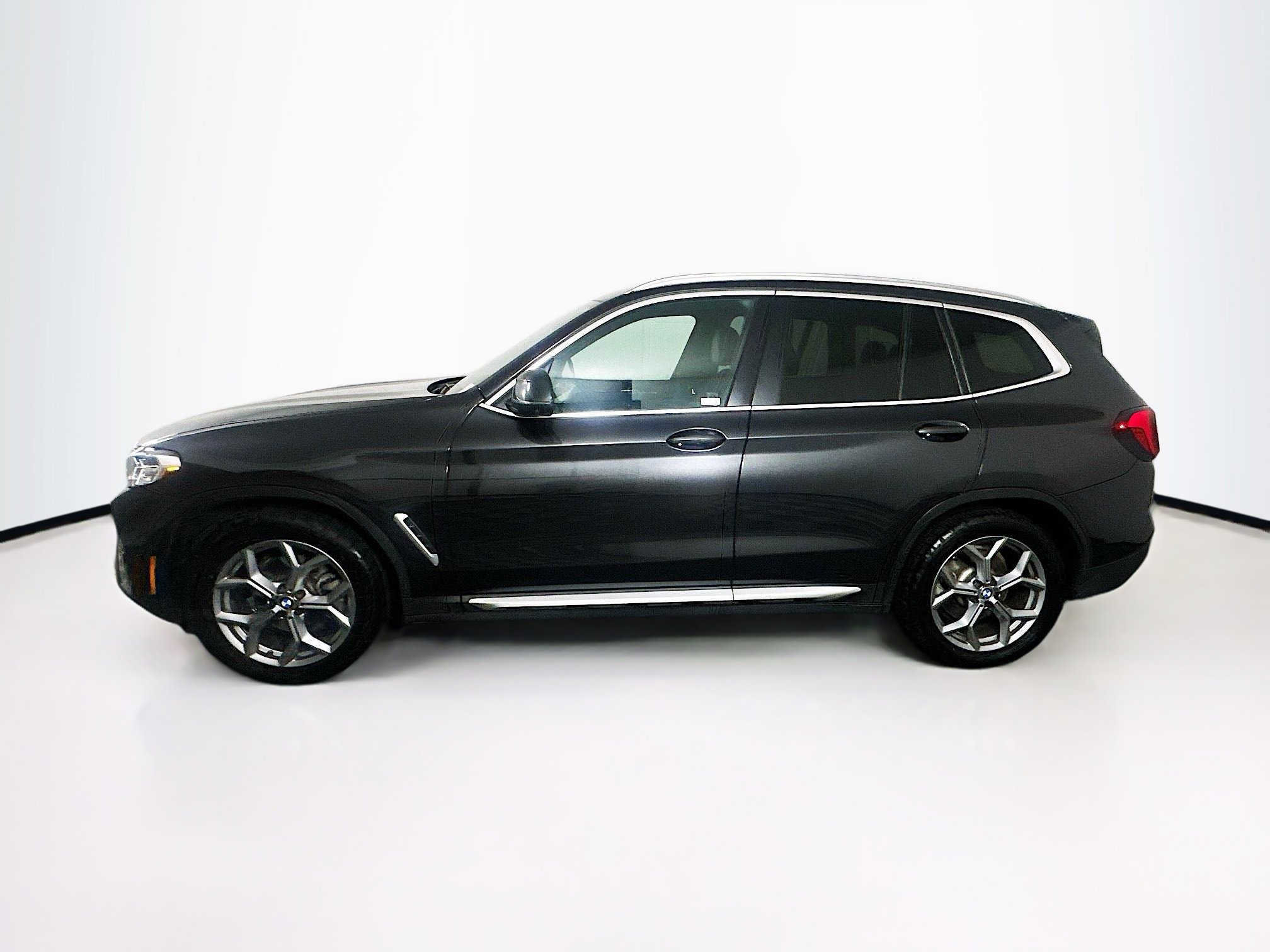 Used 2024 BMW X3 sDrive30i w/ Convenience Package image 4
