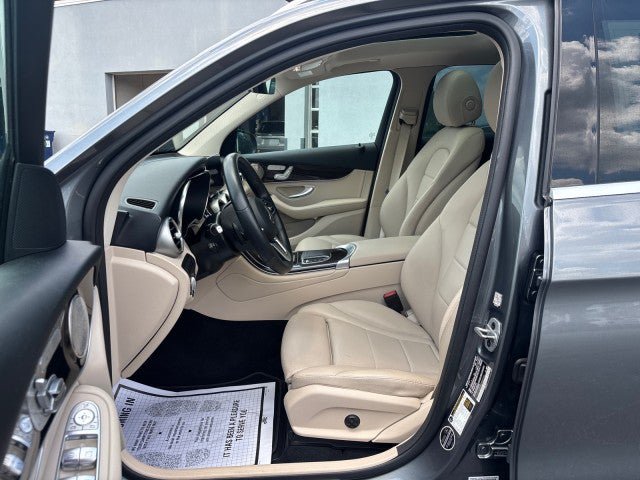 Used 2021 Mercedes-Benz GLC 300 4MATIC image 12