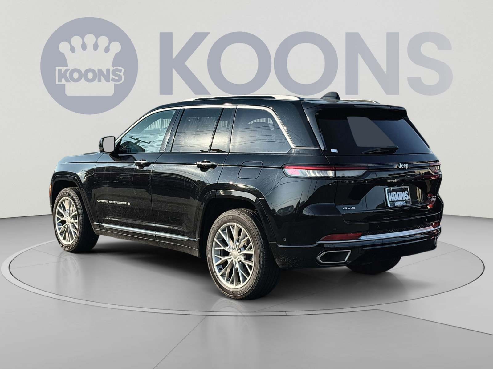 Used 2022 Jeep Grand Cherokee Summit AWD/4WD image 4