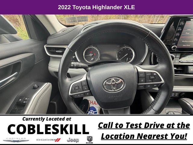 Used 2022 Toyota Highlander XLE AWD/4WD image 22