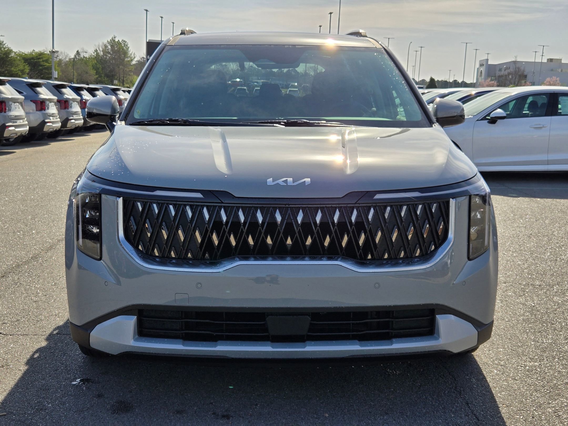 New 2026 Kia Carnival EX FWD image 2