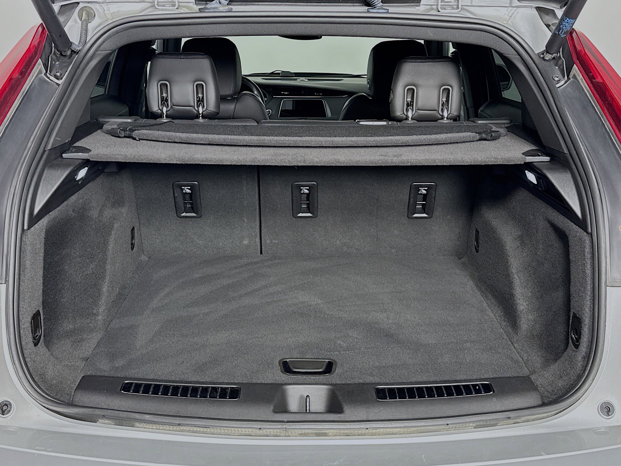 Used 2019 Cadillac XT4 Premium Luxury w/ Cold Weather Package image 25