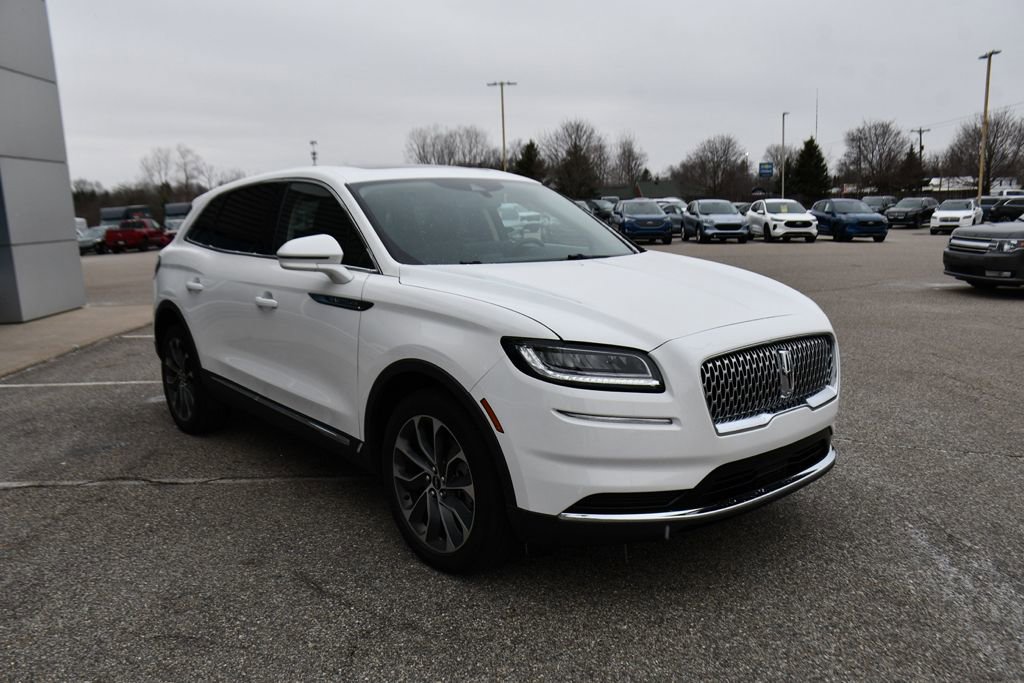 Used 2023 Lincoln Nautilus Reserve image 9