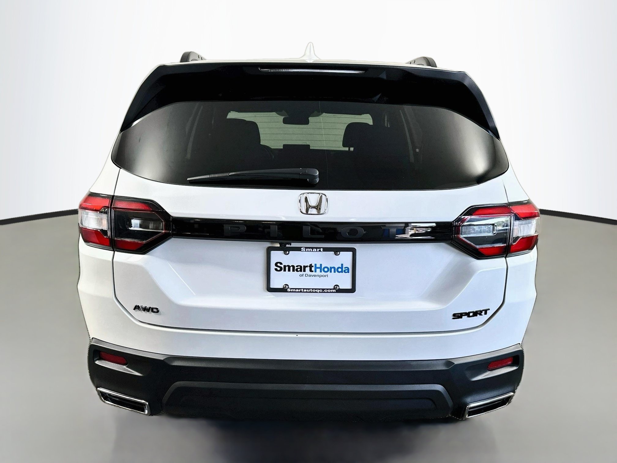 Used 2025 Honda Pilot Sport image 6