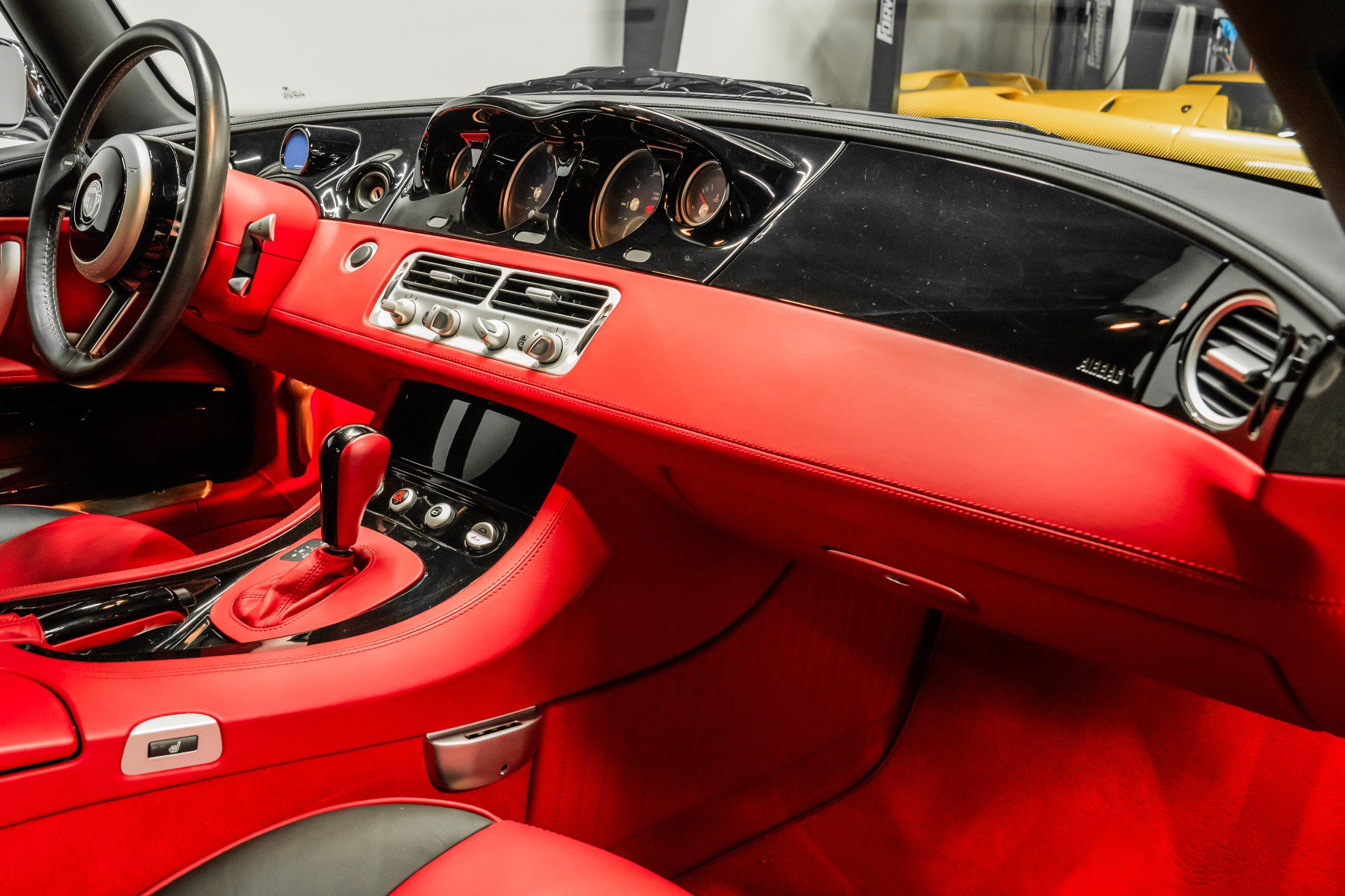 Used 2003 BMW Z8 RWD image 13