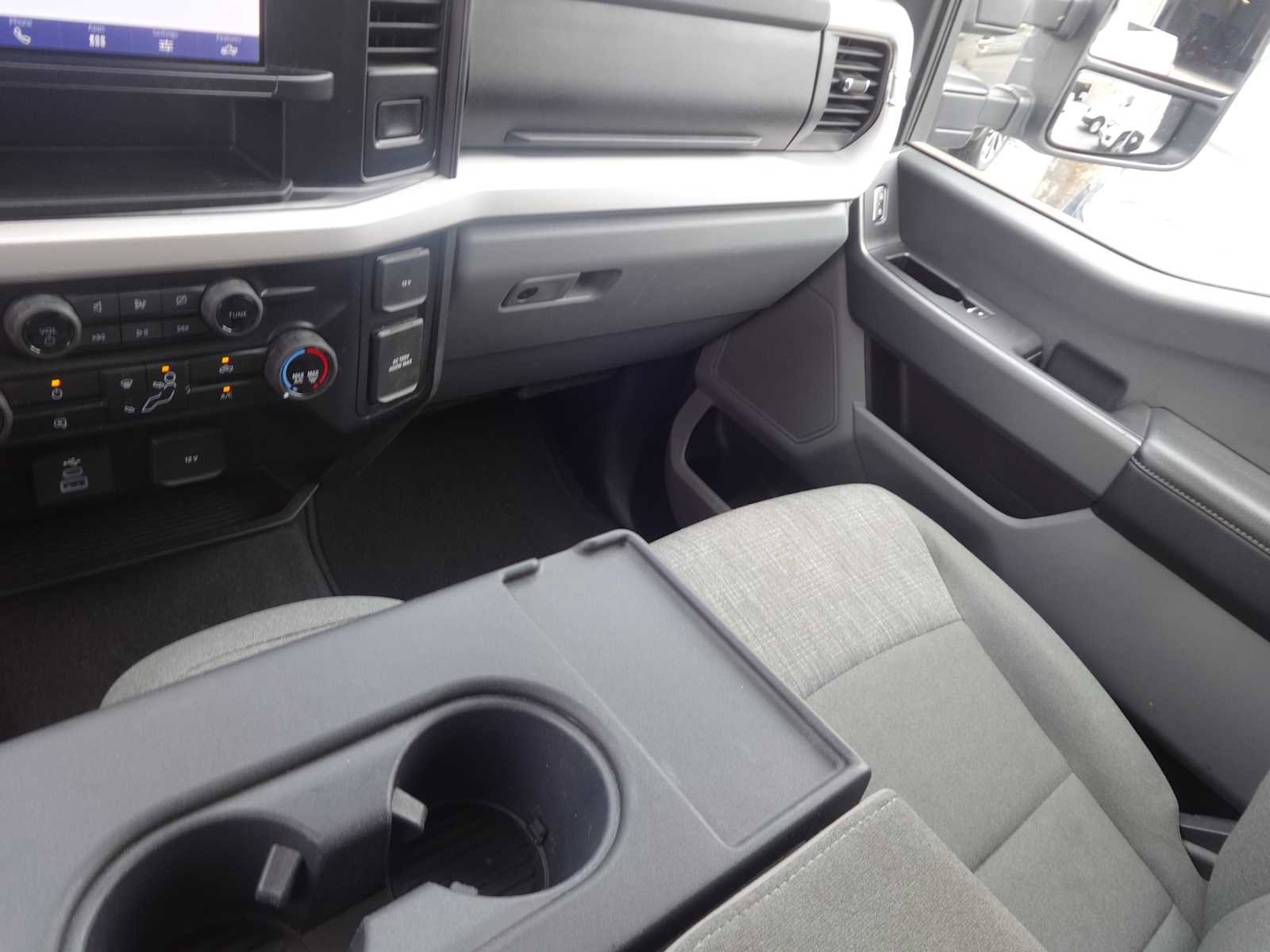 Used 2024 Ford F250 XLT image 24