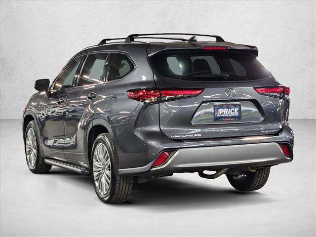 Used 2023 Toyota Highlander Platinum FWD image 7